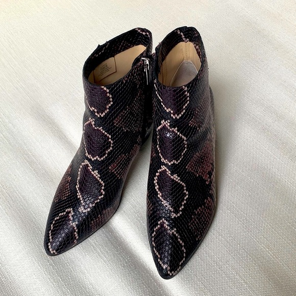 Vince Camuto Snake Skin Booties 7.5 Cowboy Boots - Picture 3 of 8